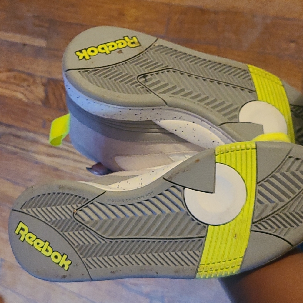 Hi Top Reebok Classic - Picture 3 of 5